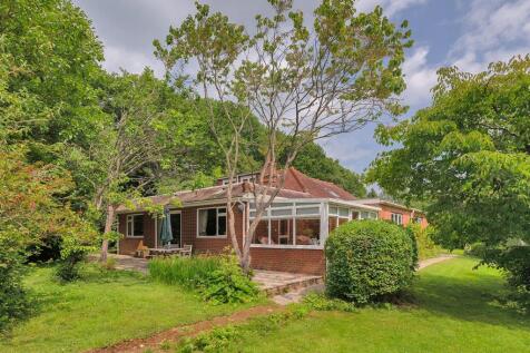 Common Road, Tonbridge TN11 3 bed detached house for sale