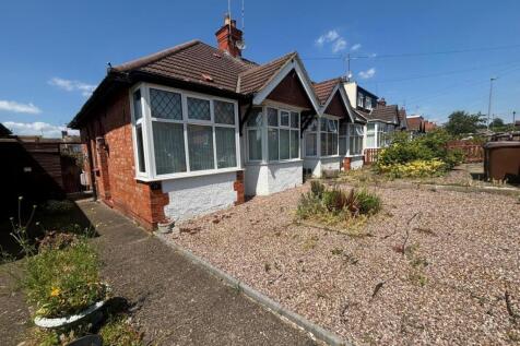 2 bedroom semi-detached bungalow for sale