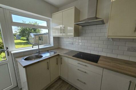 3 bedroom semi-detached bungalow for sale