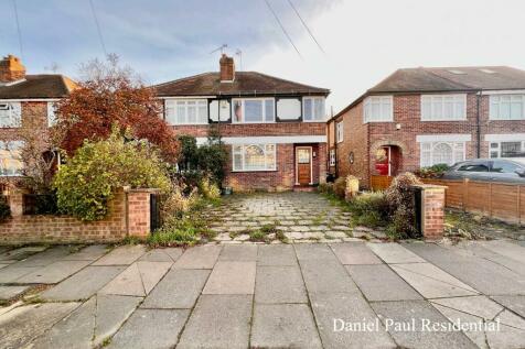 3 bedroom semi-detached house for sale