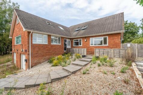 6 bedroom detached house for sale