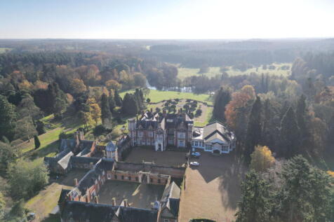 38 bedroom country house for sale