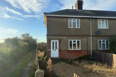 2 bedroom semi-detached house for sale