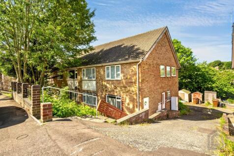 Chatham ME5 2 bed flat for sale
