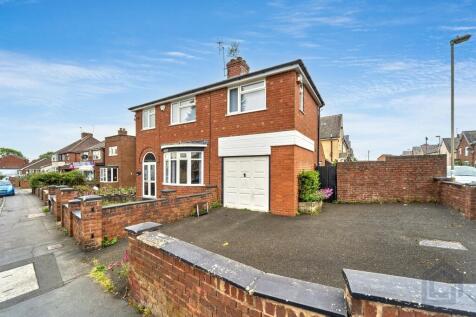 Dudley DY2 3 bed detached house for sale