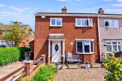 3 bedroom semi-detached house for sale