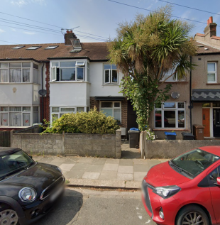 London SW19 1 bed flat for sale