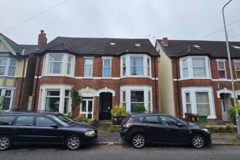 7 bedroom semi-detached house for sale