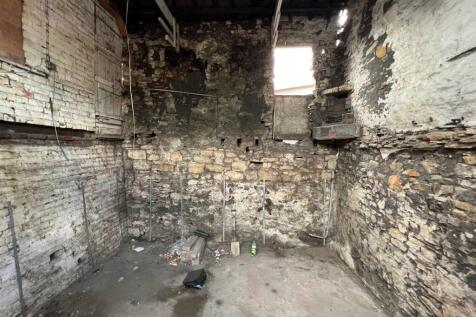 Semi-detached house for sale