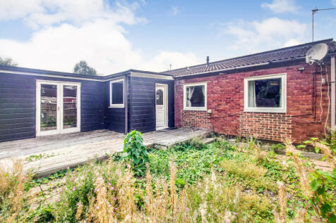 Gloucestershire GL7 2 bed bungalow for sale