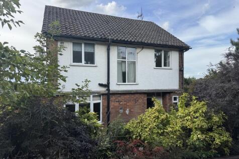 Dudley DY3 3 bed detached house for sale