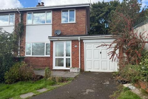 3 bedroom semi-detached house for sale