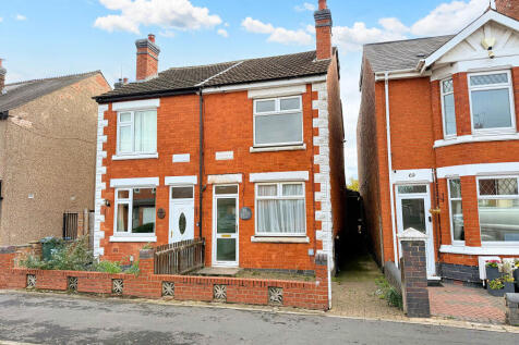 2 bedroom semi-detached house for sale