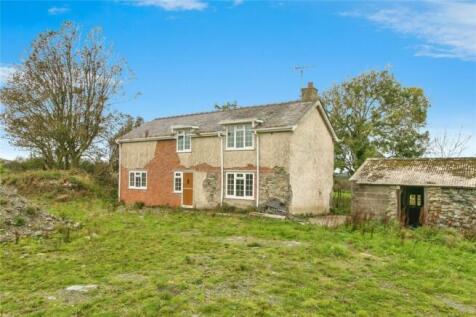 Llanfairpwllgwyngyll LL61 3 bed detached house for sale