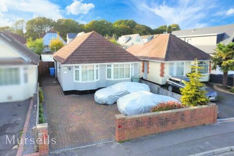 Woodlands Avenue, Poole BH15 3 bed bungalow for sale