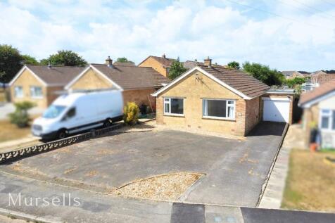 Harkwood Drive, Poole BH15 2 bed detached bungalow for sale