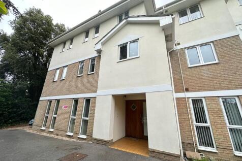 North Road, Poole BH14 2 bed ground floor flat for sale
