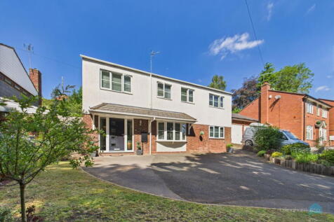 High Street, Stourbridge DY7 3 bed detached house for sale
