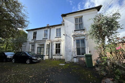 1 Abberley Street, Dudley DY2 5 bed detached house for sale