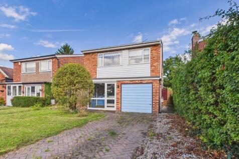 Old Tennis Courts, Newport TF10 3 bed detached house for sale