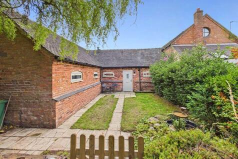 Sutton Court, Newport TF10 3 bed property for sale