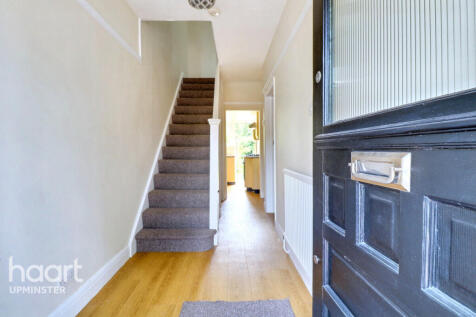 UPMINSTER RM14 3 bed terraced house for sale