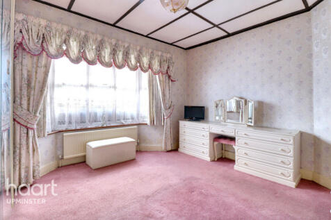 2 bedroom semi-detached bungalow for sale