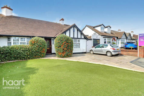 2 bedroom semi-detached bungalow for sale