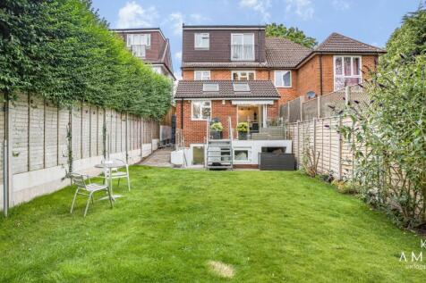 6 bedroom semi-detached house for sale