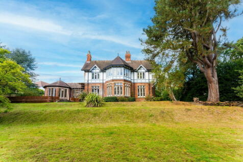 7 bedroom detached house for sale