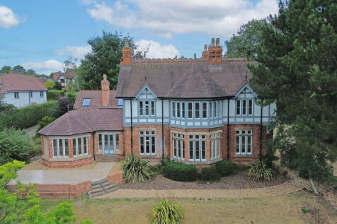 7 bedroom detached house for sale