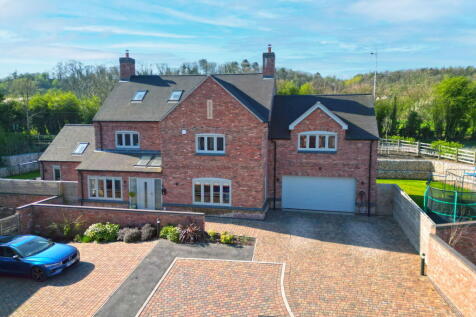 6 bedroom detached house for sale