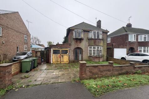 Broadway, PETERBOROUGH PE7 3 bed detached house for sale