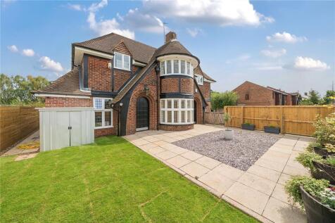 7 bedroom detached house for sale