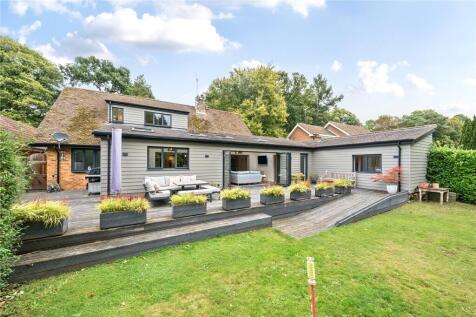 5 bedroom detached house for sale