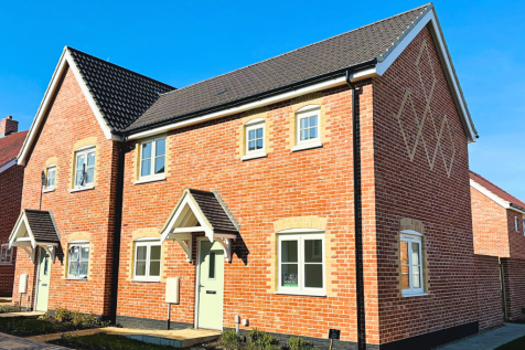 2 bedroom semi-detached house for sale