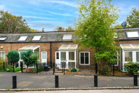 Seaforth Crescent, London N5 2 bed terraced house for sale
