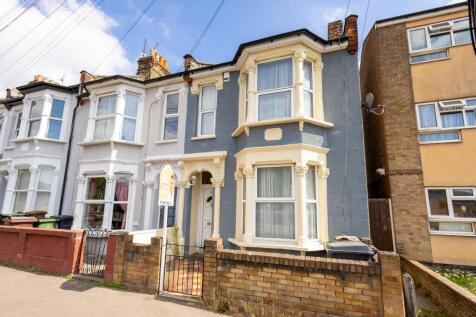 Higham Hill Road, London E17 3 bed terraced house for sale