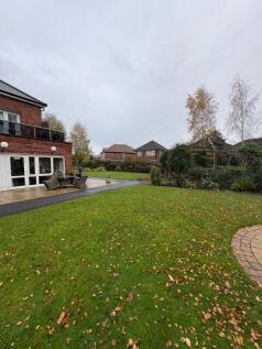 Crofts Bank Road, Manchester M41 2 bed apartment for sale