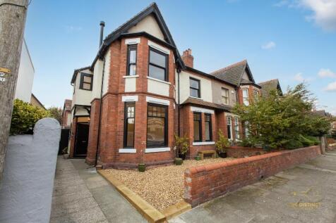 5 bedroom semi-detached house for sale