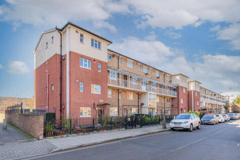 2 bedroom maisonette for sale