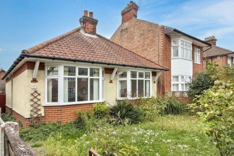 2 bedroom detached bungalow for sale