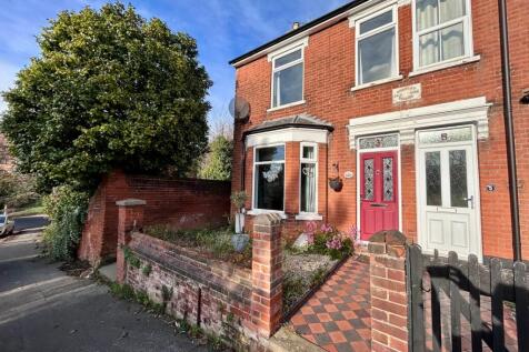 2 bedroom semi-detached house for sale