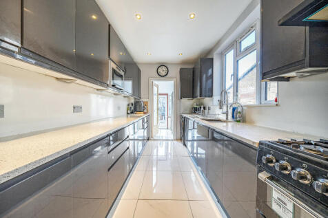 4 bedroom semi-detached house for sale