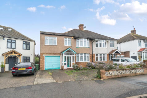 5 bedroom semi-detached house for sale