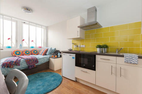 Studio flat for sale
