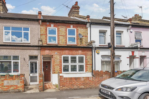 Northumberland Park, Erith 3 bed terraced house for sale