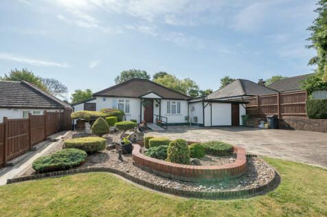 Leaves Green Road, Keston 4 bed detached house for sale