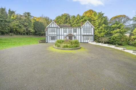 6 bedroom detached house for sale