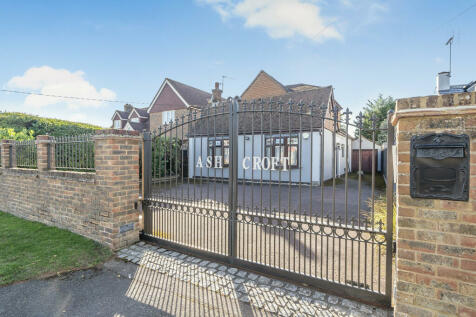 6 bedroom detached house for sale